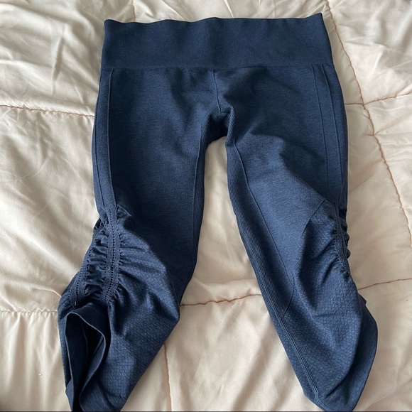 lululemon athletica Pants - Lululemon athletica cropped leggings